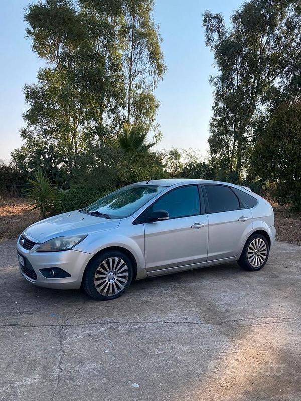Usata Ford Focus 90 CV (66 kW) 2008 Grigio Berlina