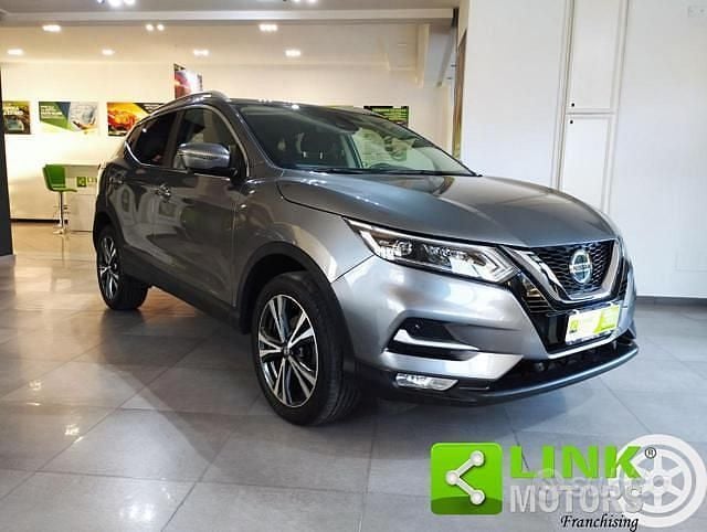 Usata Nissan Qashqai N-Connecta 131 CV (96 kW) 2018 Grigio SUV