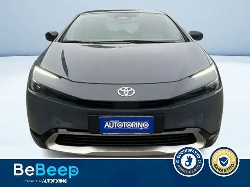 Usata Toyota Prius Active 151 CV (111 kW) 2025 Grigio metallizzato Utilitaria