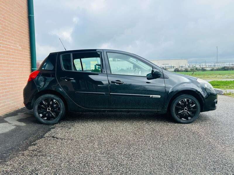 Usata Renault Clio IV Dynamique 75 CV (55 kW) 2012 Nero Berlina