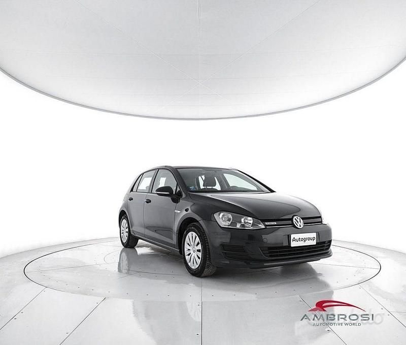 Usata VW Golf VII Trendline 110 CV (80 kW) 2016 Nero Utilitaria