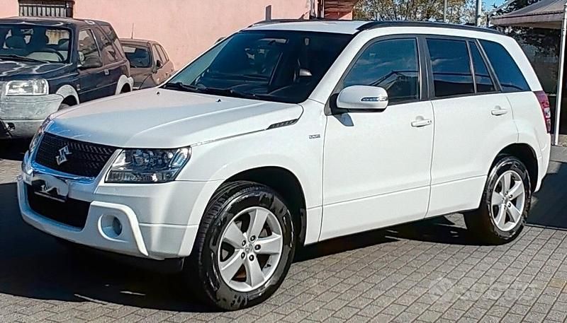 Usata Suzuki Grand Vitara 129 CV (94 kW) 2011 Bianco SUV