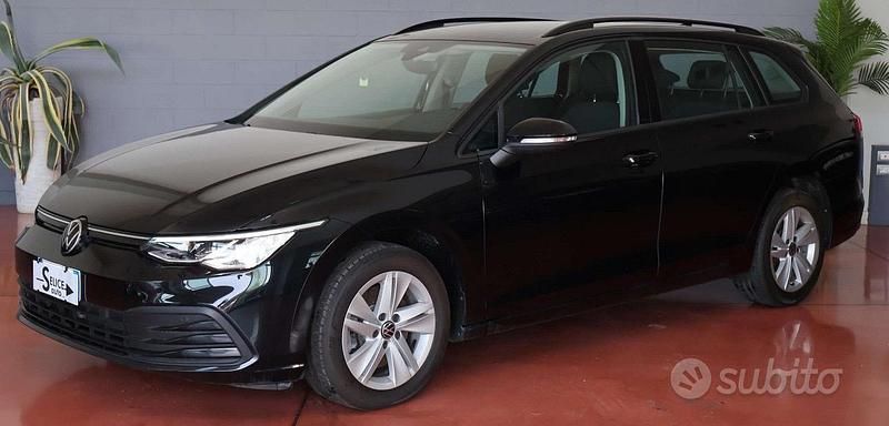 Usata VW Golf VIII Life 150 CV (110 kW) 2022 Nero Station wagon