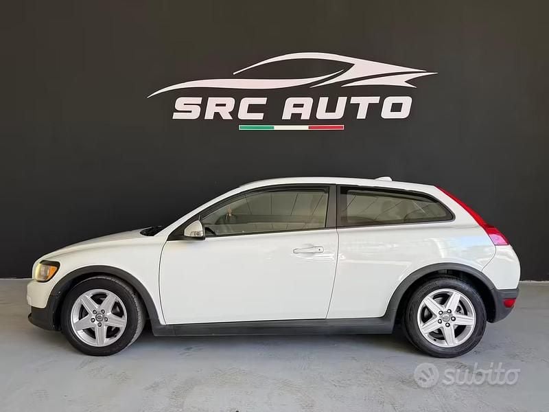 Usata Volvo C30 R-Design 108 CV (79 kW) 2009 Bianco Utilitaria