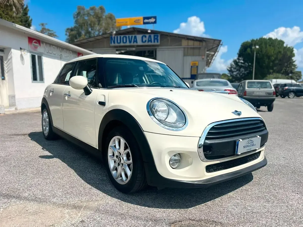 Usata Mini Cooper D Hype 95 CV (69 kW) 2016 Giallo Utilitaria