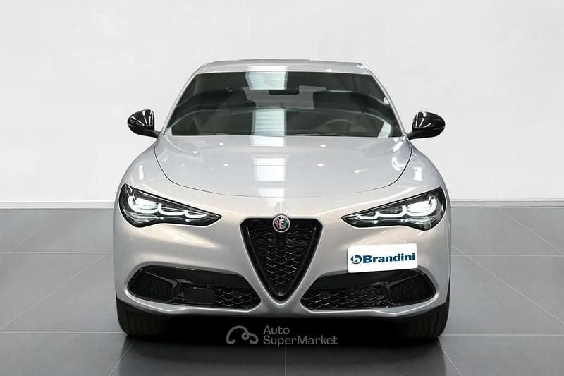 Usata Alfa Romeo Stelvio 209 CV (153 kW) 2025 Gray SUV