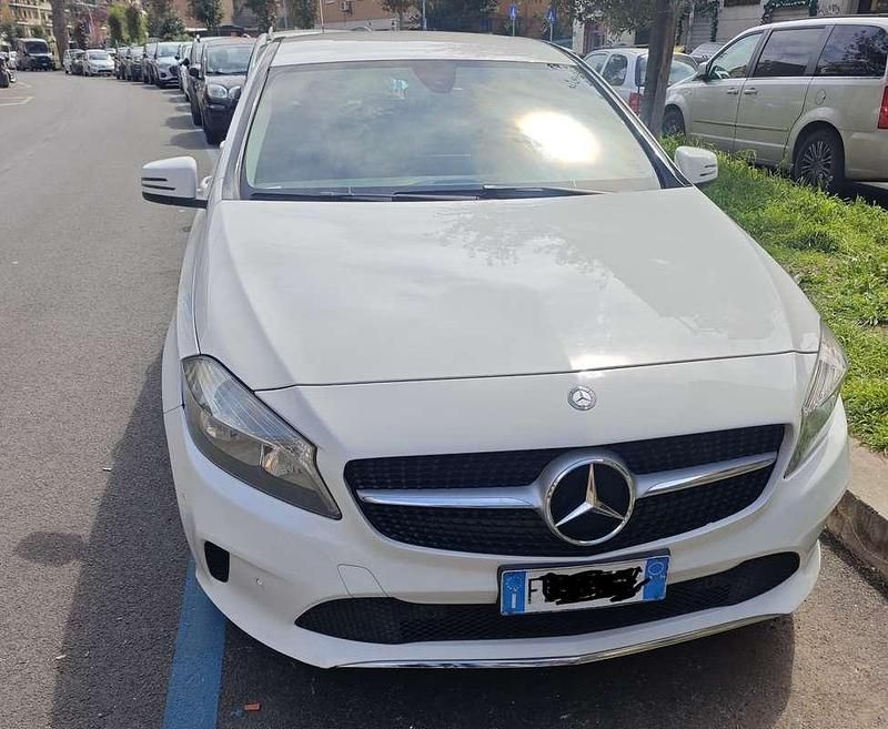 Usata Mercedes A180 109 CV (80 kW) 2016 Berlina