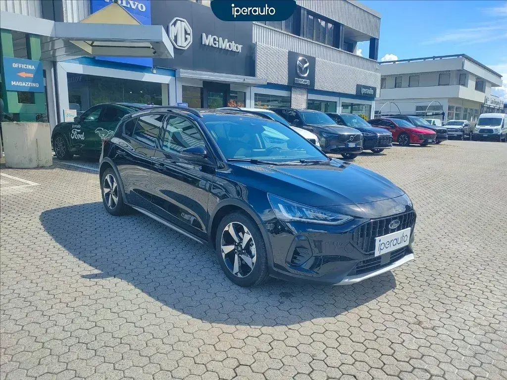 Usata Ford Focus Active 120 CV (88 kW) 2022 Nero SUV