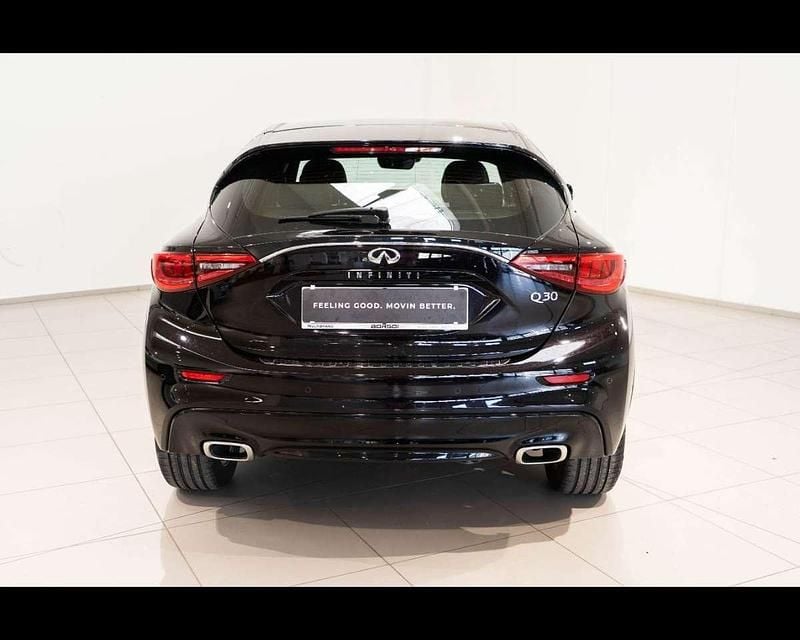 Usata Infiniti Q30 Premium 170 CV (125 kW) 2019 Nero Berlina