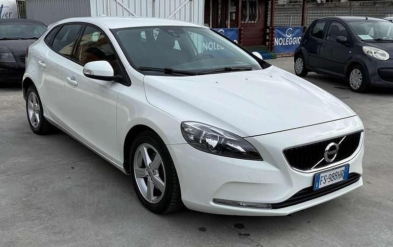Usata Volvo V40 Business Edition 120 CV (88 kW) 2018 Berlina