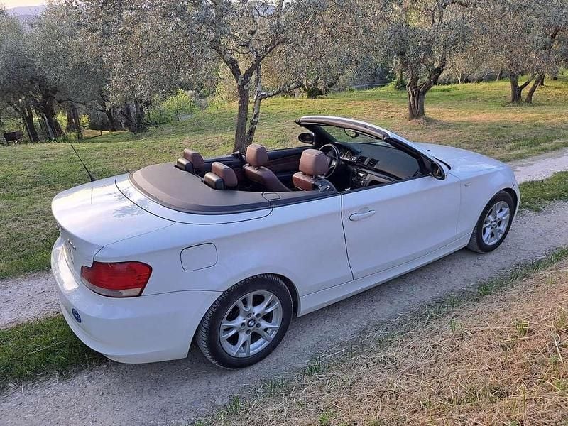 Usata BMW 118 Cabriolet Efficient Dynamics 143 CV (105 kW) 2009 Bianco Cabrio