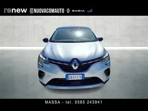 Usata Renault Captur Intens 100 CV (73 kW) 2023 Grigio chiaro SUV