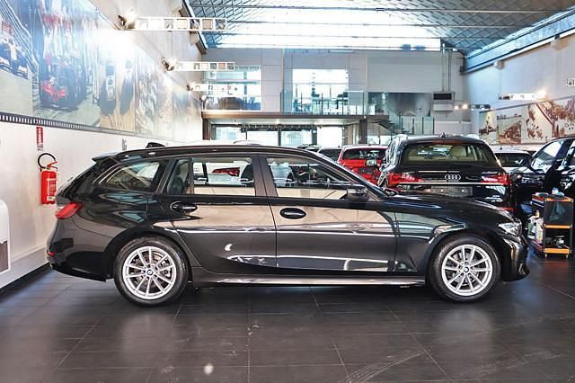 Usata BMW 318 Advantage 150 CV (110 kW) 2022 Nero Station wagon