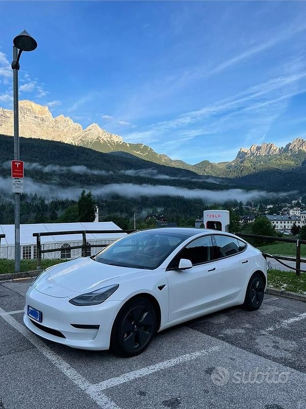 Usata Tesla Model 3 366 kW (498 CV) 2021 Bianco Berlina