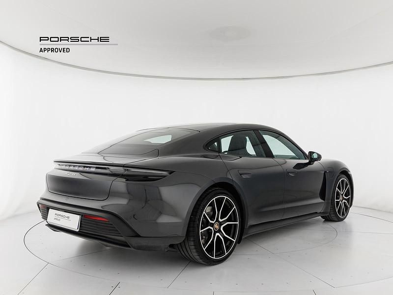 Usata Porsche Taycan Performance Package 22 kW (30 CV) 2023 Grigio vulcano metallizzato Berlina