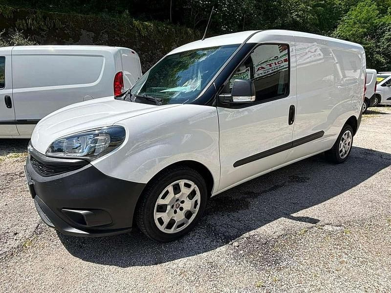 Bianco Usata 2021 Fiat Doblò Monovolume | 10.500 € (Buon prezzo) - Immagine 1/4