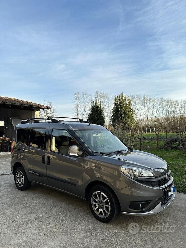Usata Fiat Doblò Trekking 120 CV (88 kW) 2018 Grigio Monovolume