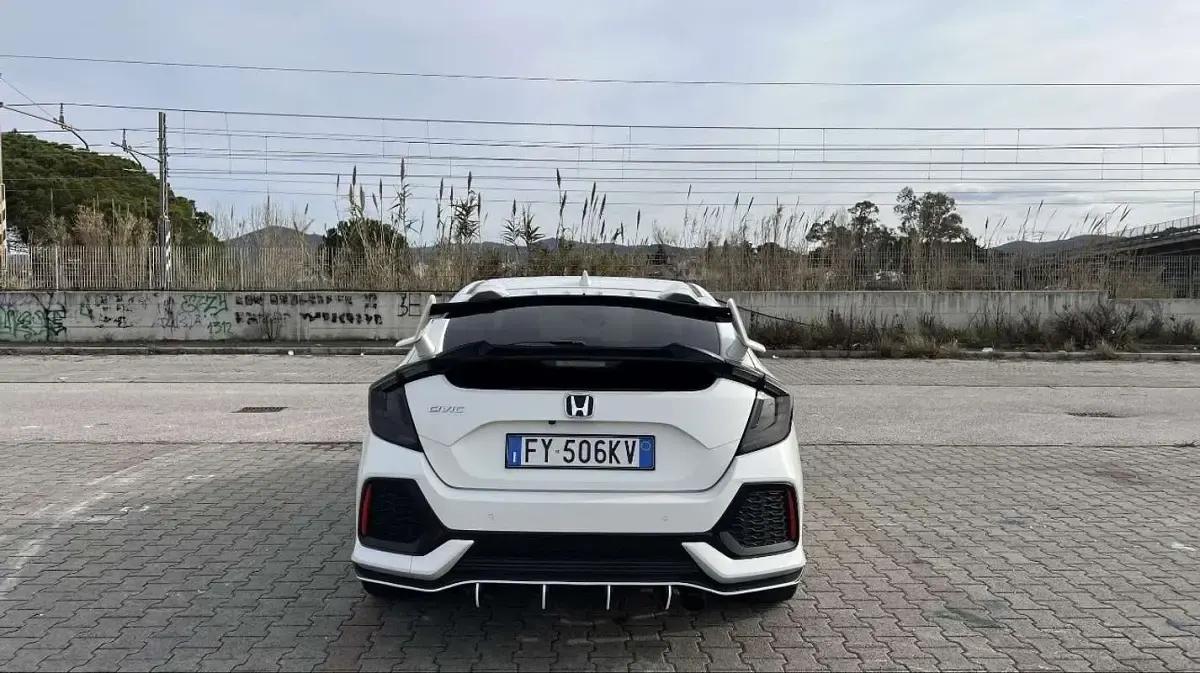 Usata Honda Civic Elegance 126 CV (92 kW) 2020 Bianco Berlina
