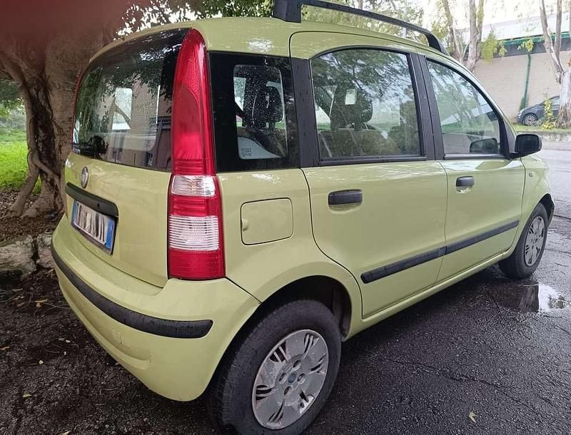 Usata Fiat Panda Dynamic 69 CV (50 kW) 2006 Verde Utilitaria