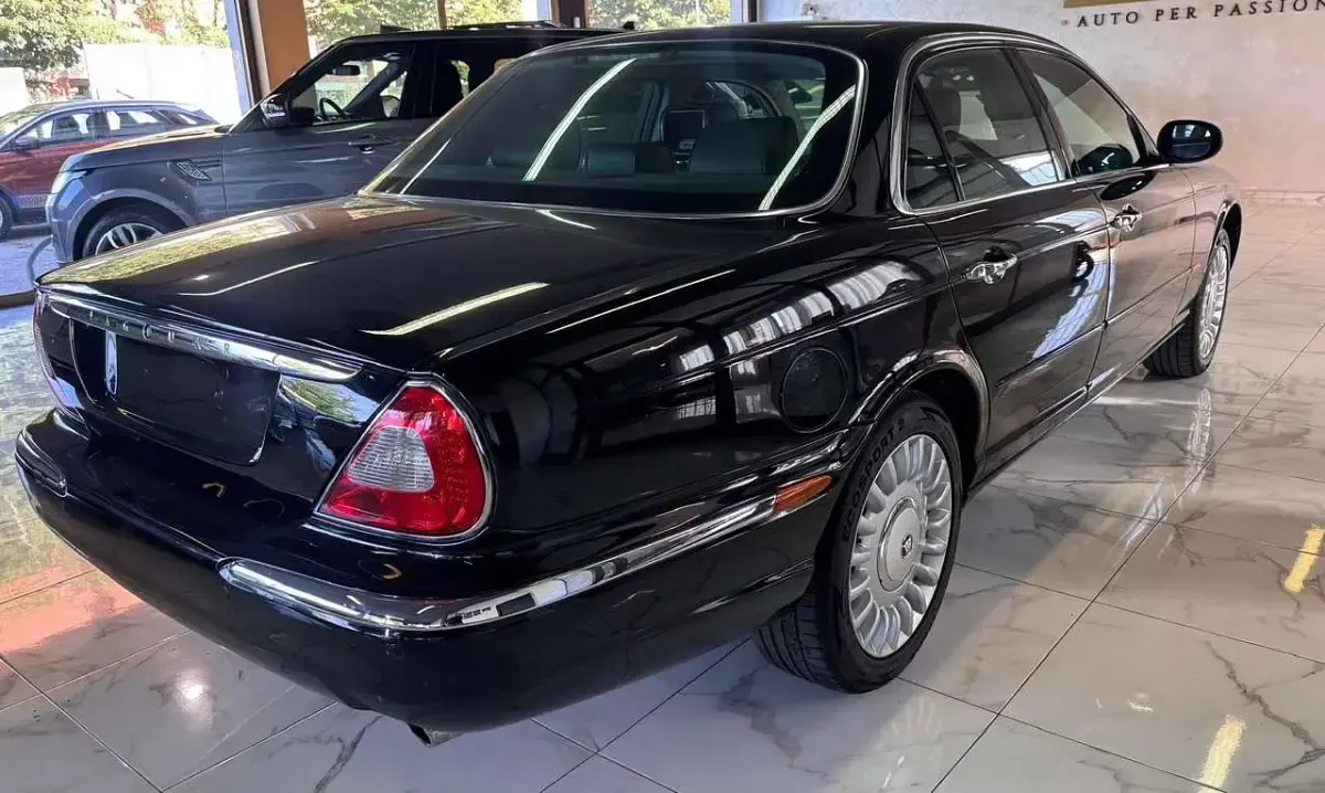Usata Jaguar XJR Supercharged 394 CV (289 kW) 2003 Other Berlina