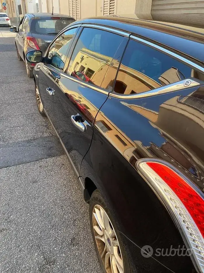 Usata Lancia Delta Gold 120 CV (88 kW) 2012 Nero Utilitaria