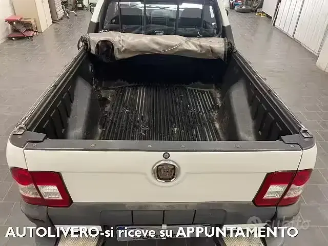 Usata Fiat Strada 95 CV (69 kW) 2013 Bianco