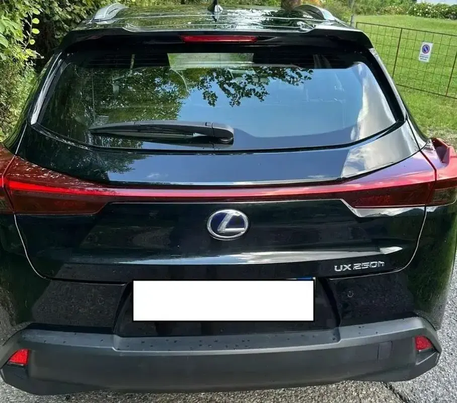 Usata Lexus UX 250h Executive Line 184 CV (135 kW) 2020 Nero SUV