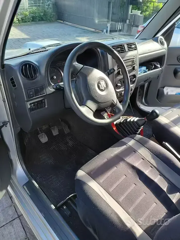 Usata Suzuki Jimny 86 CV (63 kW) 2006 SUV