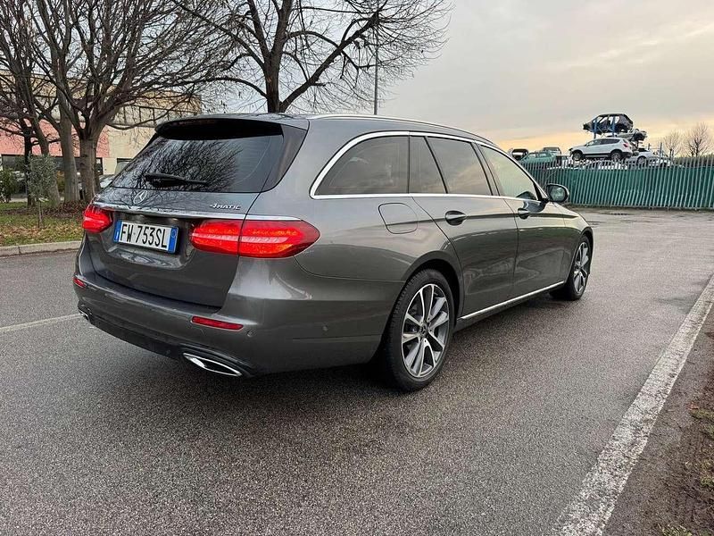 Usata Mercedes E220 Business 194 CV (142 kW) 2019 Other Station wagon