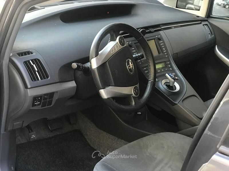 Usata Toyota Prius 136 CV (100 kW) 2010 Gray Berlina