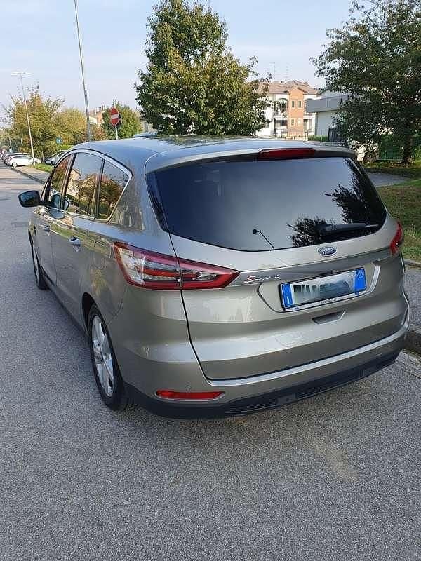Usata Ford S-MAX Titanium S 150 CV (110 kW) 2016 Grigio Monovolume