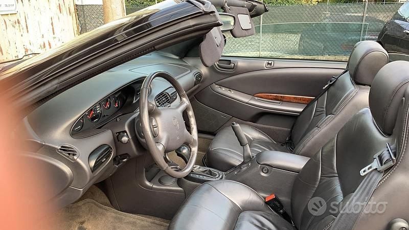 Usata Chrysler Stratus 163 CV (119 kW) 2000 Grigio Cabrio