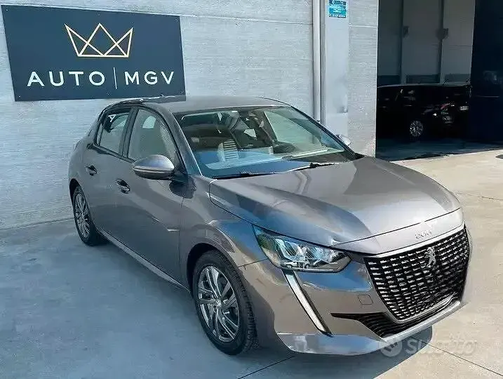 Usata Peugeot 208 Allure 101 CV (74 kW) 2021 Grigio Utilitaria