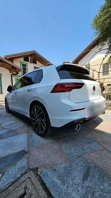 Usata VW Golf VIII GTI 245 CV (180 kW) 2022 Bianco Berlina