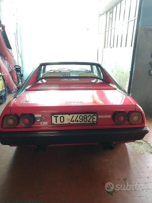 Usata Ferrari Mondial 214 CV (157 kW) 1981 Rosso Coupé