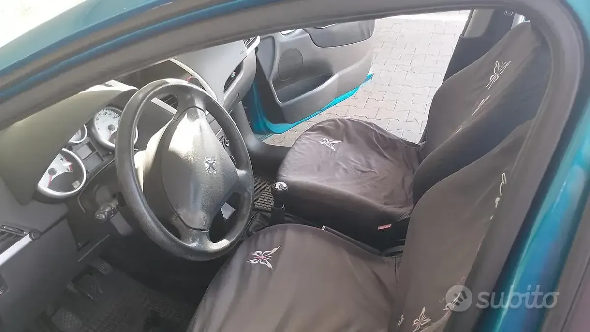 Usata Peugeot 207 73 CV (53 kW) 2008 Bluazzurro Berlina