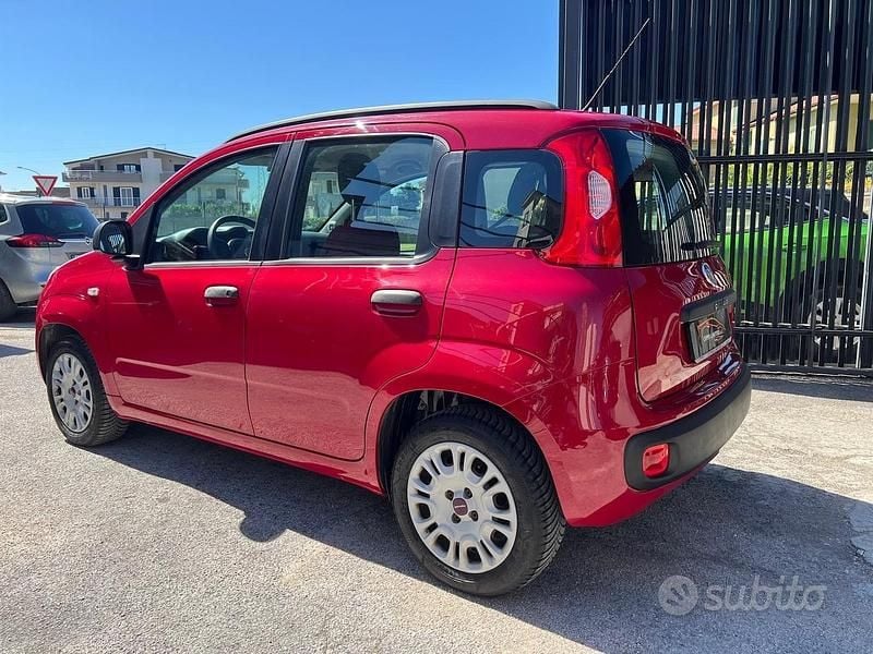 Usata Fiat Panda Easy 69 CV (50 kW) 2014 Rosso Utilitaria