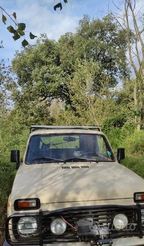 Bianco Usata 1991 Lada niva SUV | 1500 € - Immagine 1/4
