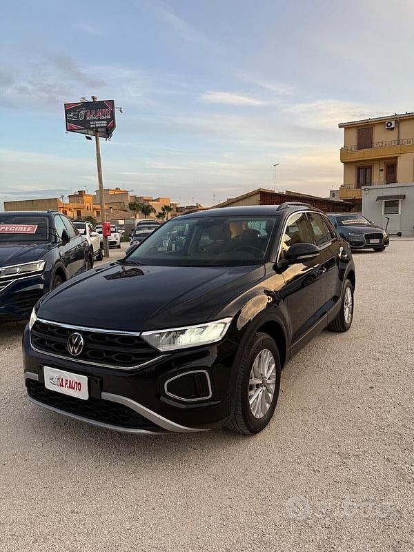 Usata VW T-Roc Advance 150 CV (110 kW) 2022 Nero SUV