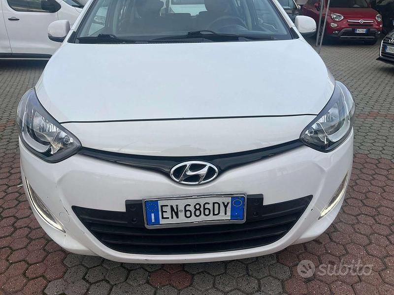 Begagnad Hyundai i20 Classic 90 HK (66 kW) 2012 Vit Halvkombi