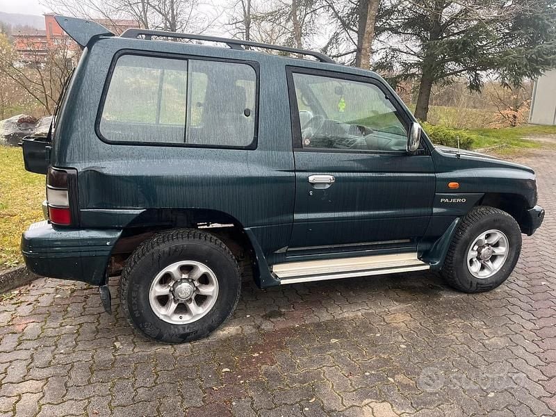 Occasion Mitsubishi Pajero 100 ch (73 kW) 1998 Vert SUV