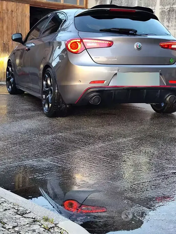 Usata Alfa Romeo Giulietta Quadrifoglio 240 CV (176 kW) 2015 Grigio Utilitaria