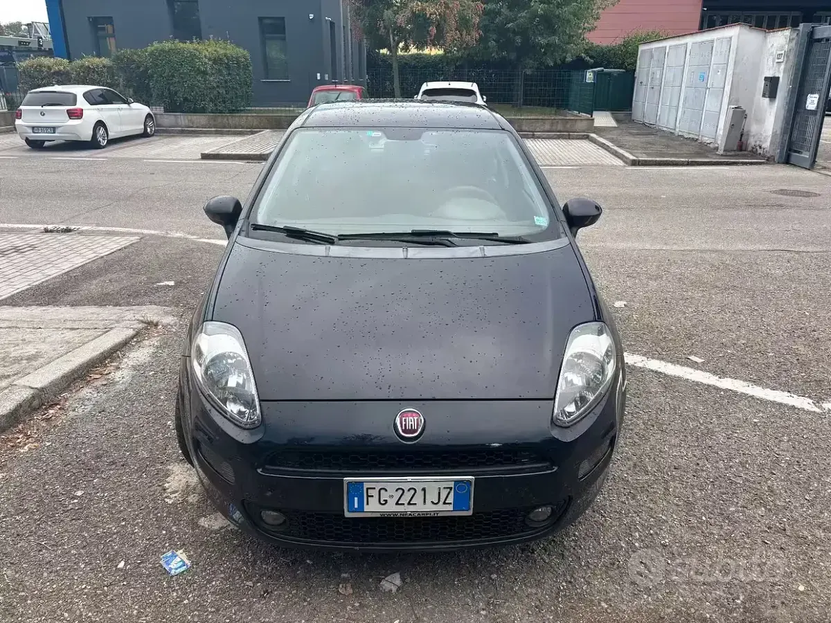 Usata Fiat Grande Punto 95 CV (69 kW) 2016 Bluazzurro Utilitaria