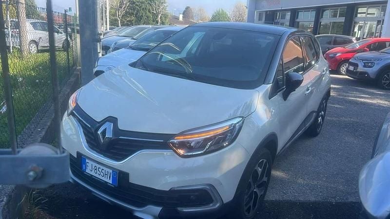 Usata Renault Captur Initiale Paris 118 CV (86 kW) 2017 Giallo SUV