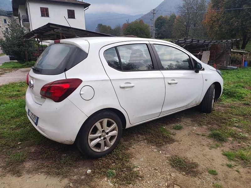 Bianco Usata 2016 Opel Corsa Cosmo Tre volumi | 6500 € (Ottimo prezzo) - Immagine 1/4