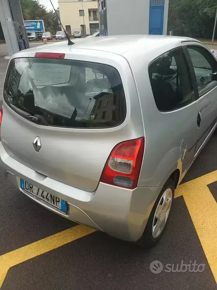 Usata Renault Twingo 75 CV (55 kW) 2008 Grigio Utilitaria