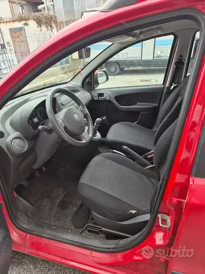 Usata Fiat Panda 4x4 69 CV (50 kW) 2012 Rosso Utilitaria
