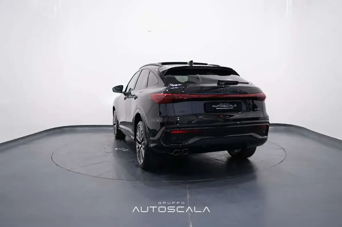 Nuova Audi Q5 S-Line 204 CV (150 kW) 2026 Nero mytos metallizzato SUV