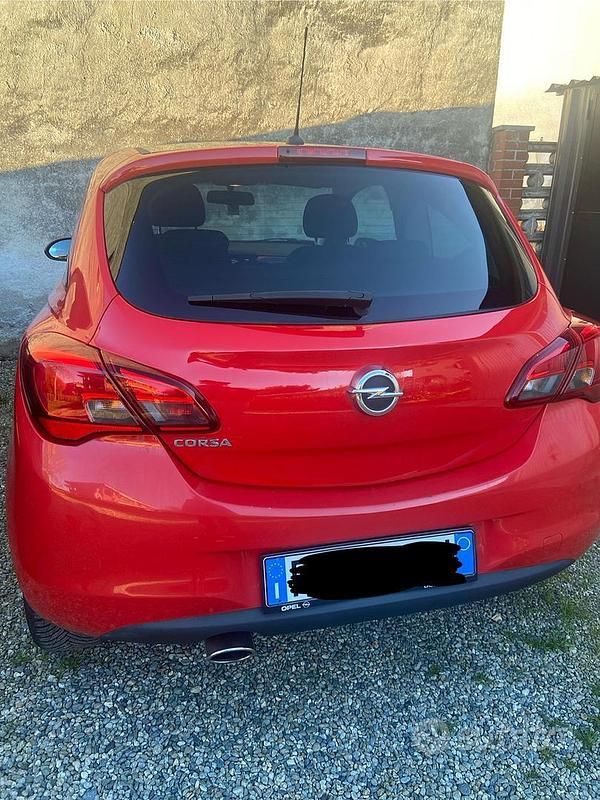 Usata Opel Corsa 90 CV (66 kW) 2015 Rosso Utilitaria