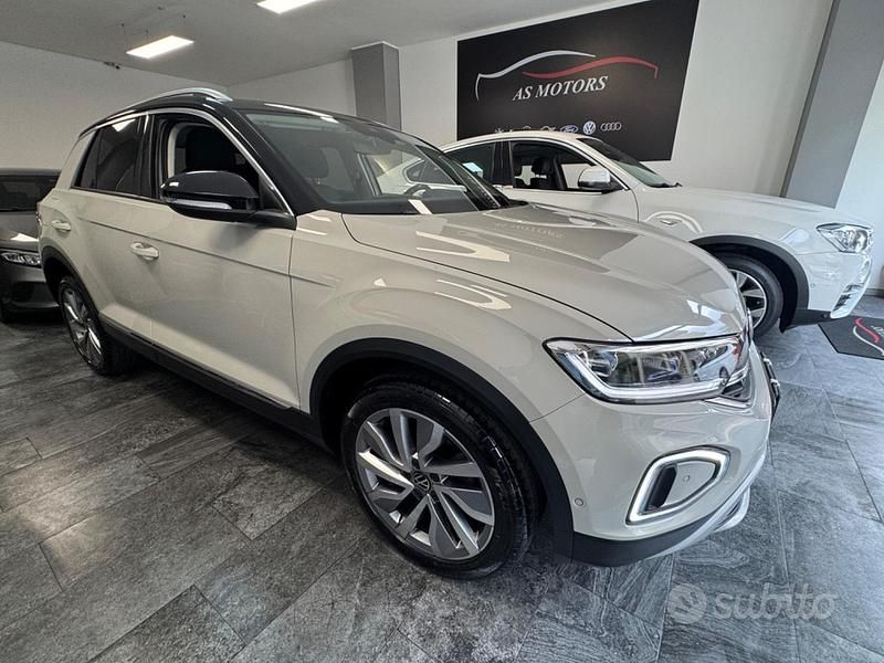 Usata VW T-Roc R-line 116 CV (85 kW) 2022 Beige SUV
